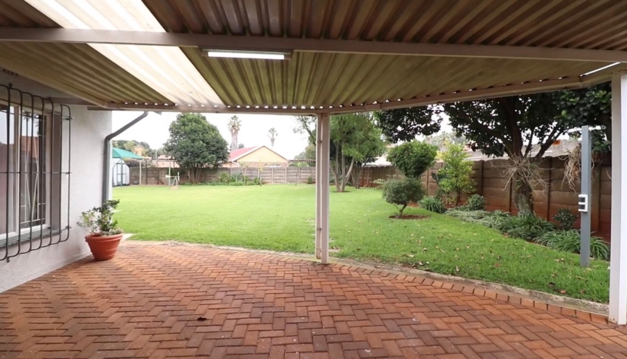 3 Bedroom Property for Sale in Ravenswood Gauteng