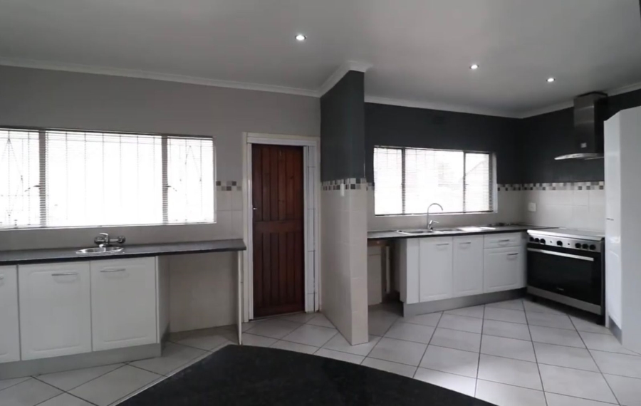 3 Bedroom Property for Sale in Ravenswood Gauteng