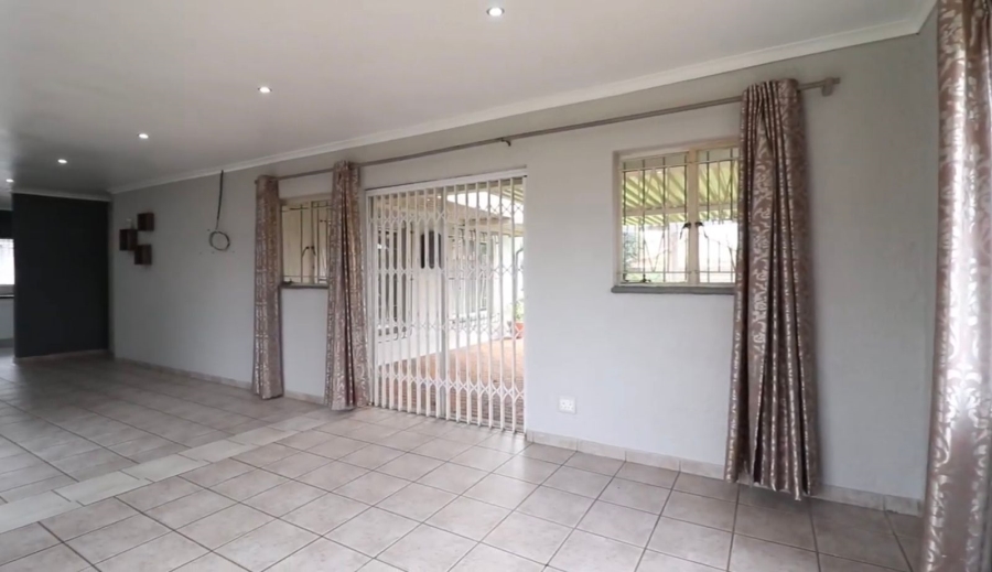 3 Bedroom Property for Sale in Ravenswood Gauteng