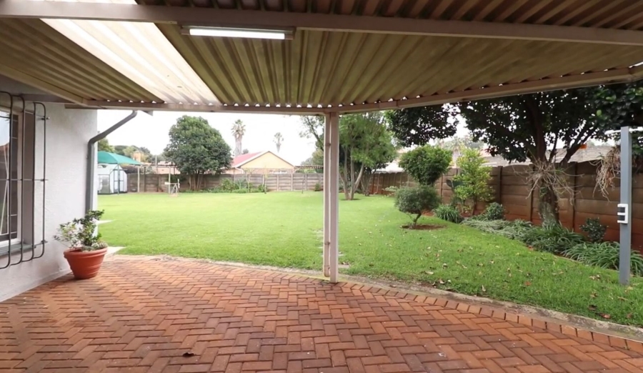 3 Bedroom Property for Sale in Ravenswood Gauteng