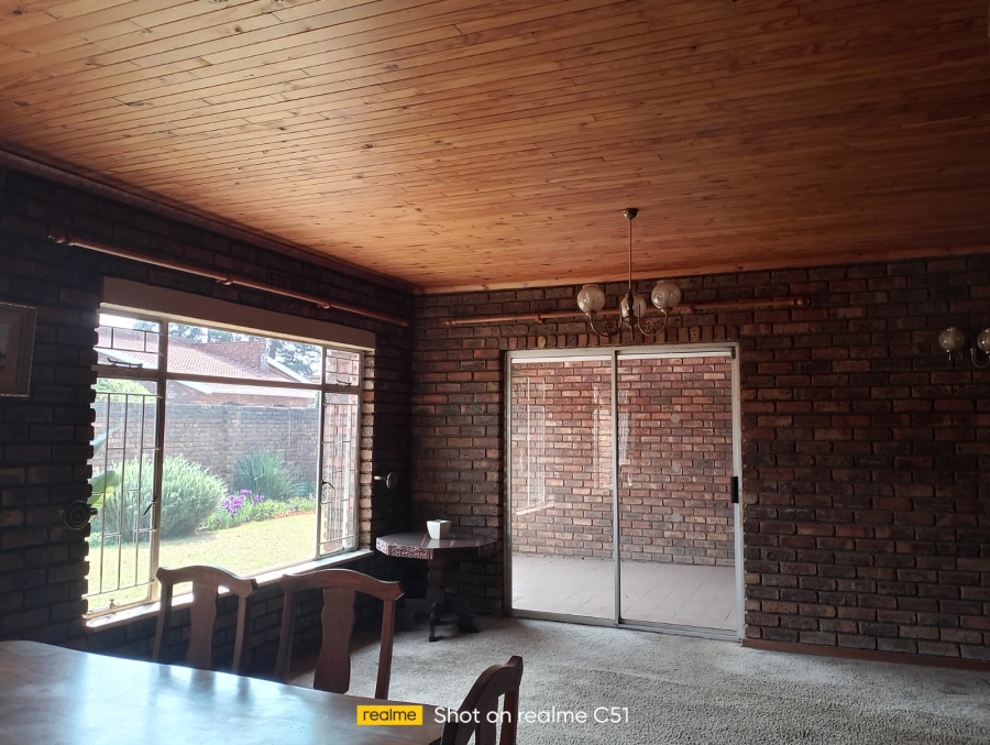 3 Bedroom Property for Sale in Larrendale Gauteng