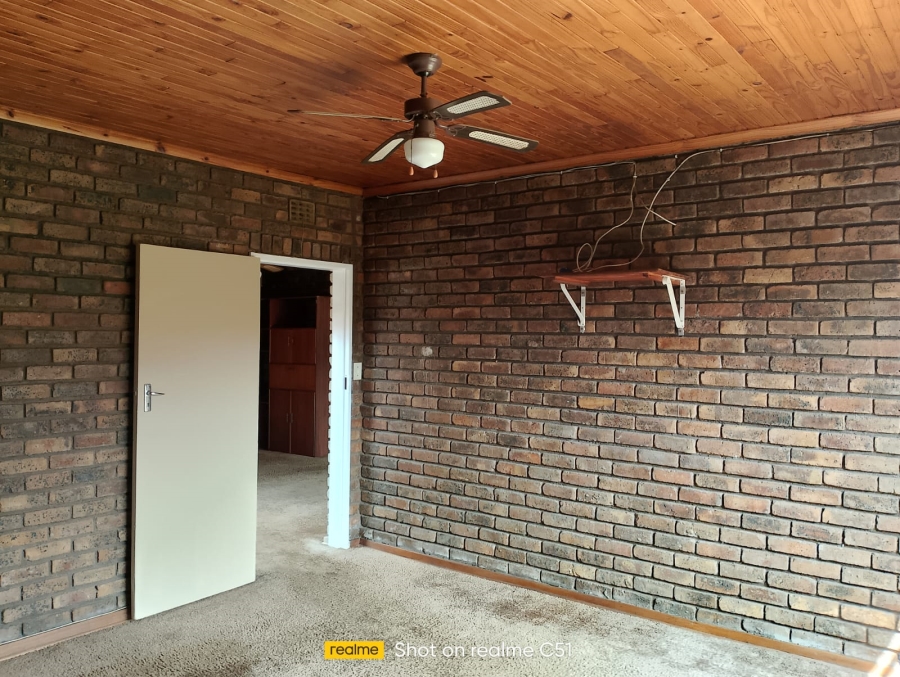 3 Bedroom Property for Sale in Larrendale Gauteng