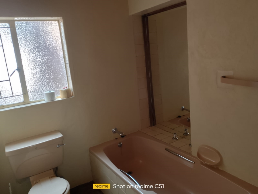 3 Bedroom Property for Sale in Larrendale Gauteng