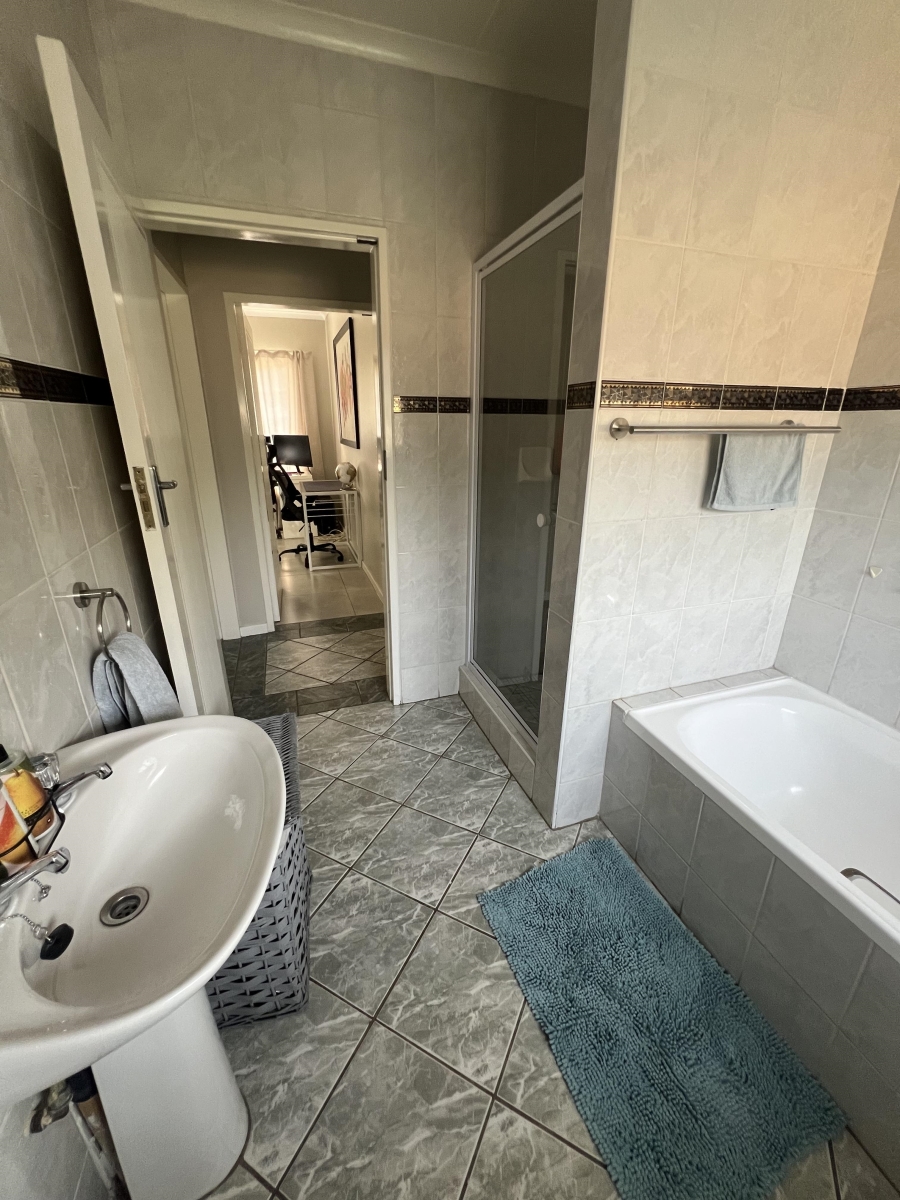 3 Bedroom Property for Sale in Moreleta Park Gauteng