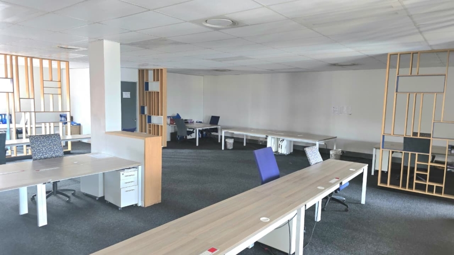 Commercial Property for Sale in Die Hoewes Gauteng