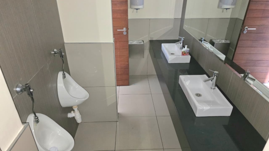Commercial Property for Sale in Die Hoewes Gauteng