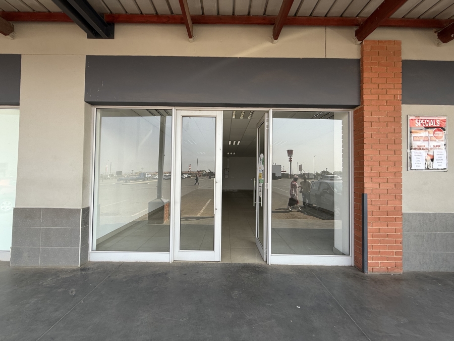 To Let commercial Property for Rent in Cloverdene Gauteng