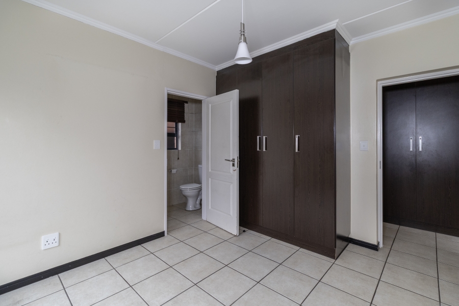 3 Bedroom Property for Sale in Greenstone Gate Gauteng
