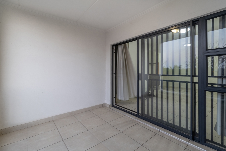 3 Bedroom Property for Sale in Greenstone Crest Gauteng