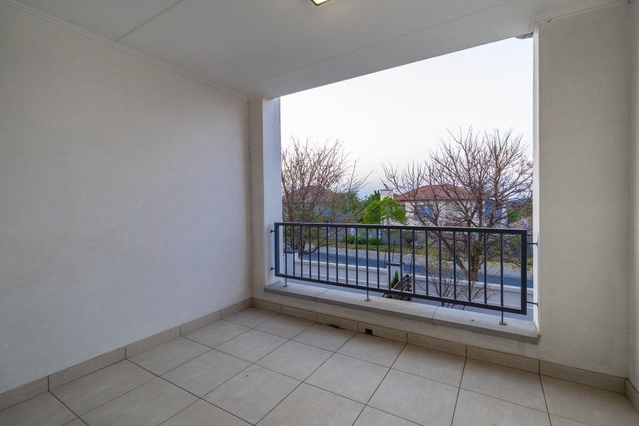 3 Bedroom Property for Sale in Greenstone Crest Gauteng
