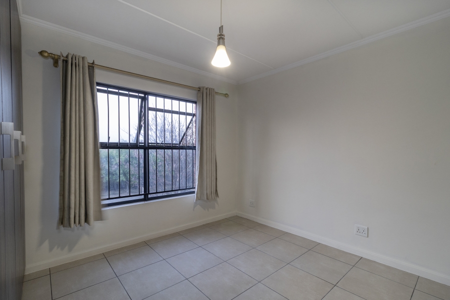 3 Bedroom Property for Sale in Greenstone Crest Gauteng