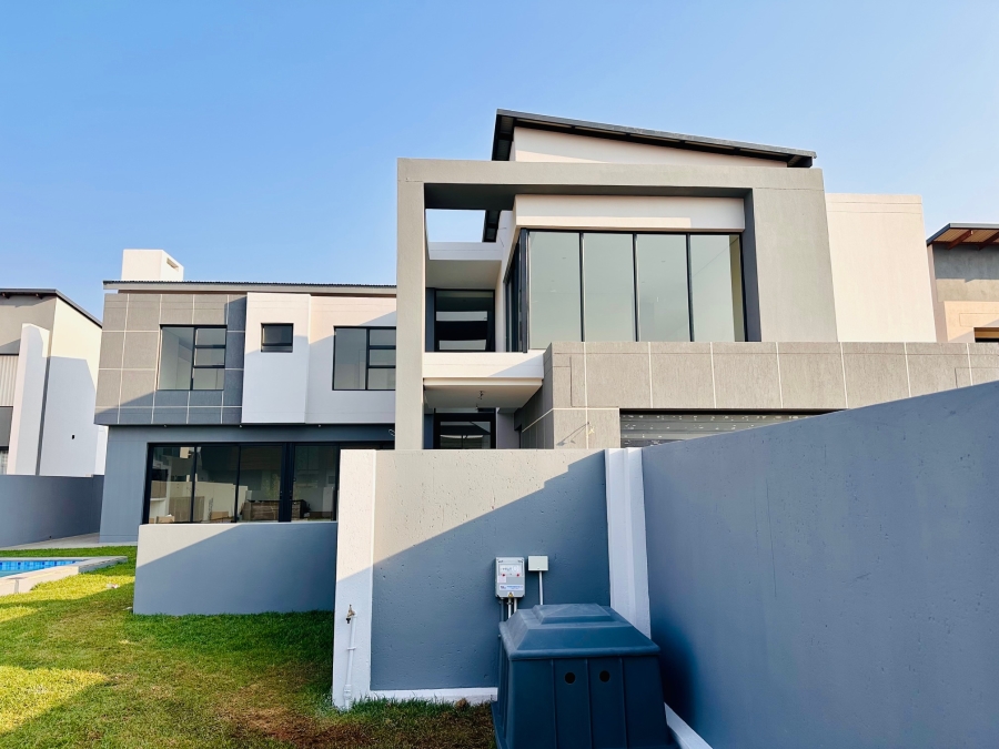 5 Bedroom Property for Sale in Midstream Heights Gauteng