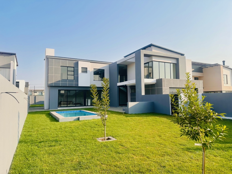 5 Bedroom Property for Sale in Midstream Heights Gauteng