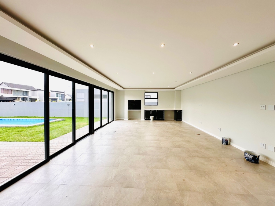5 Bedroom Property for Sale in Midstream Heights Gauteng