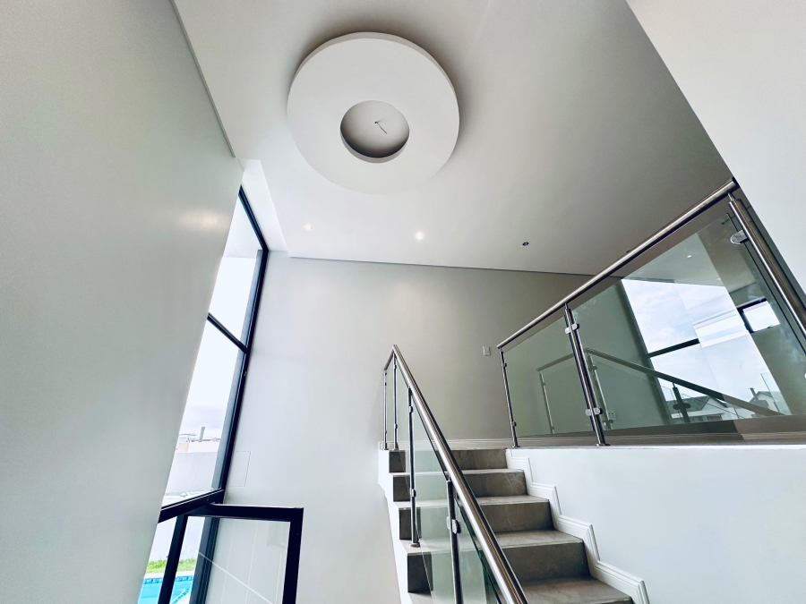 5 Bedroom Property for Sale in Midstream Heights Gauteng