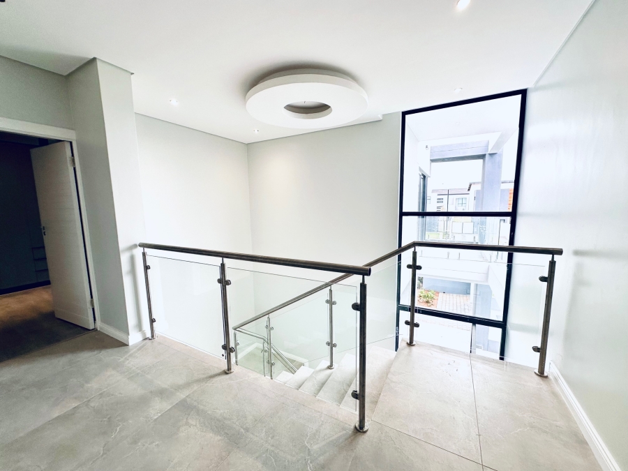 5 Bedroom Property for Sale in Midstream Heights Gauteng
