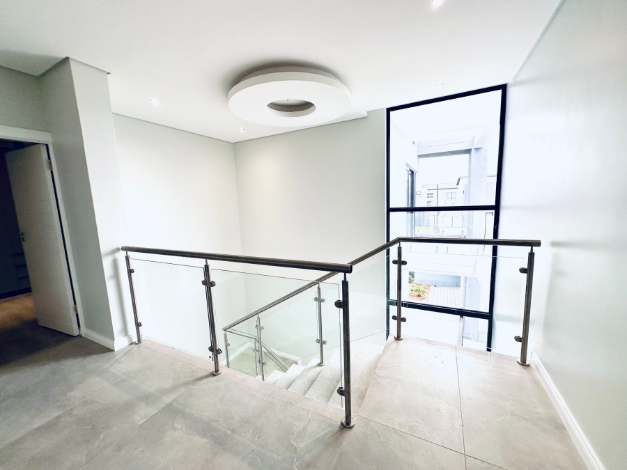 5 Bedroom Property for Sale in Midstream Heights Gauteng