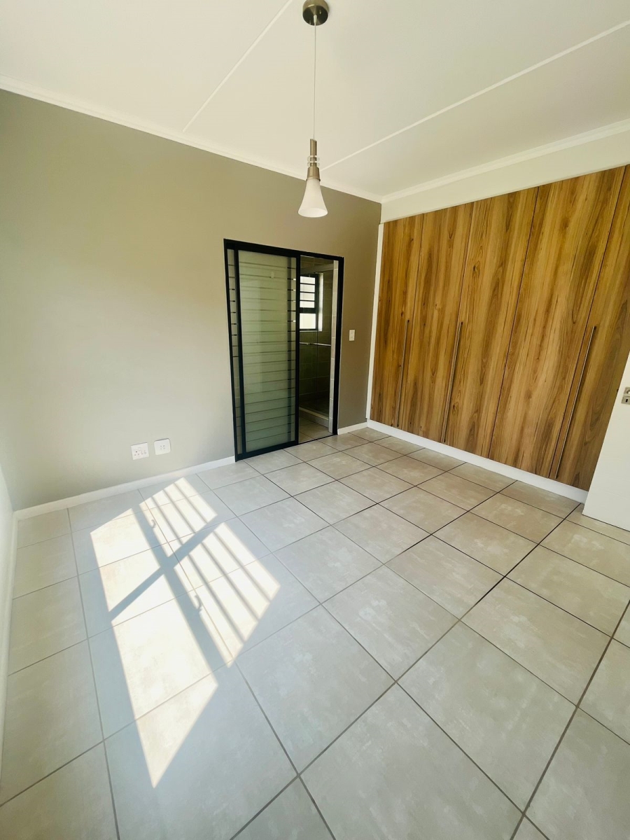 To Let 3 Bedroom Property for Rent in Crowthorne AH Gauteng