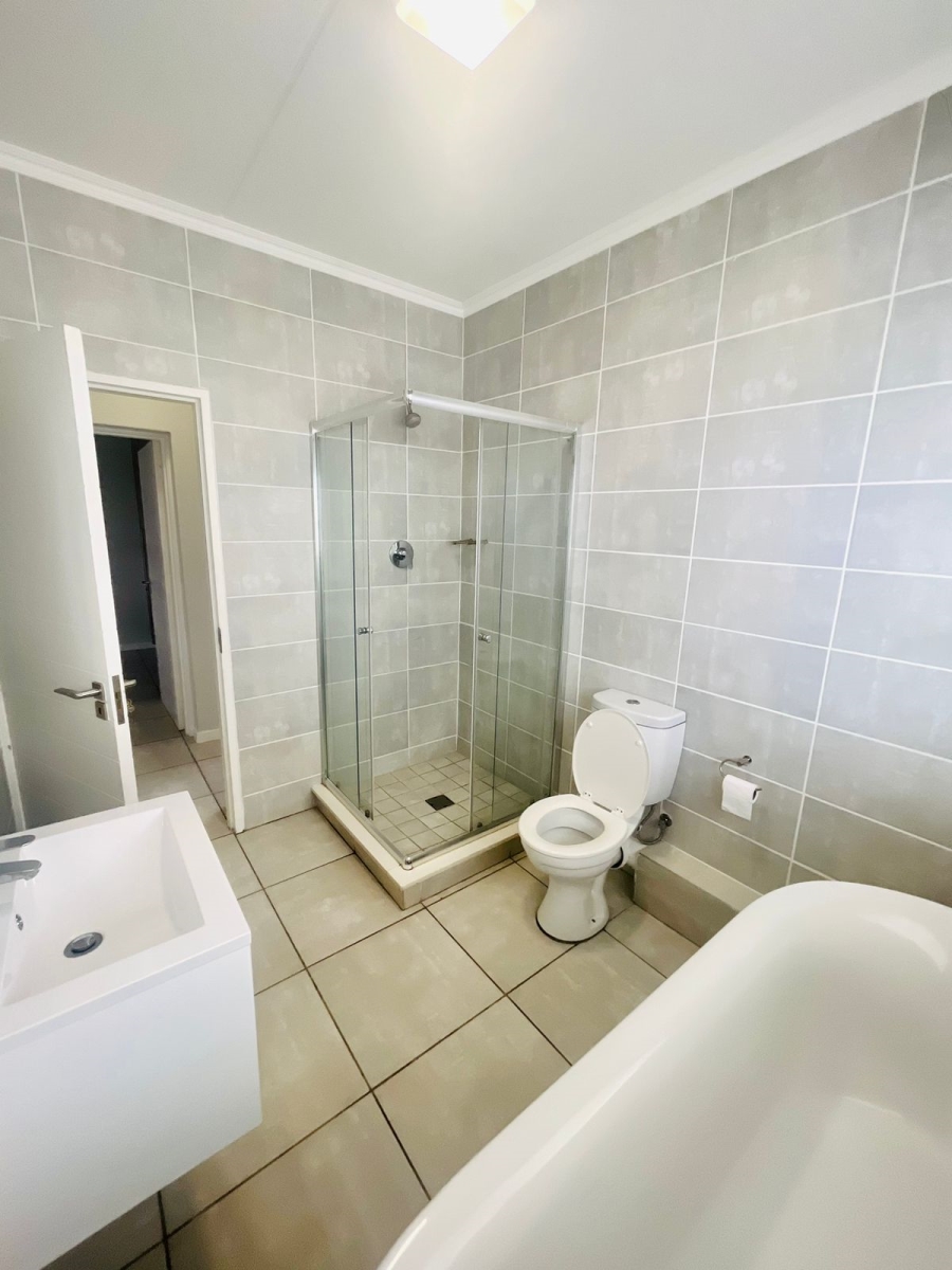 To Let 3 Bedroom Property for Rent in Crowthorne AH Gauteng