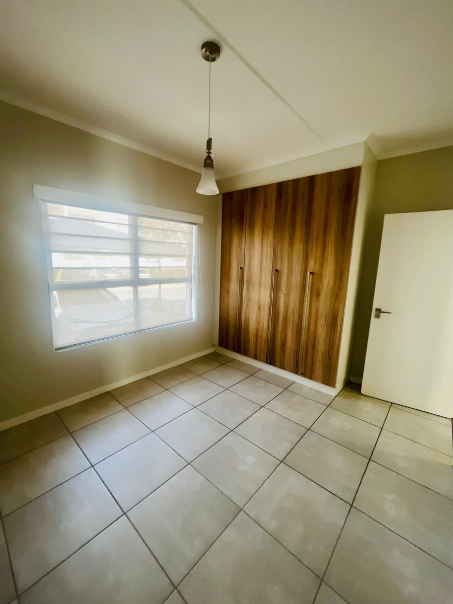 To Let 3 Bedroom Property for Rent in Crowthorne AH Gauteng