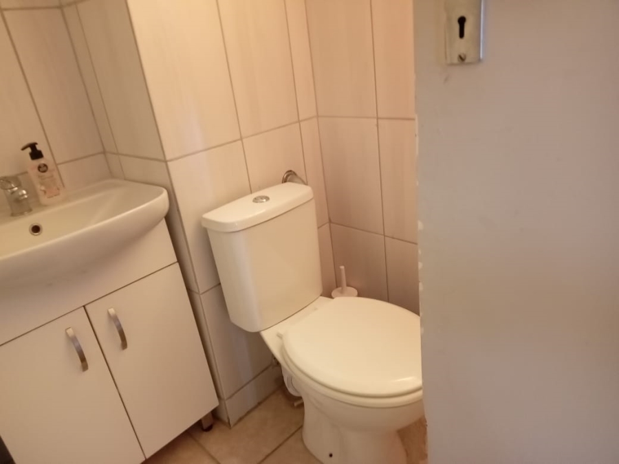 1 Bedroom Property for Sale in Gezina Gauteng