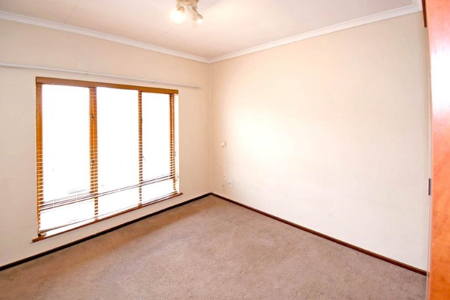 To Let 2 Bedroom Property for Rent in Craighall Park Gauteng