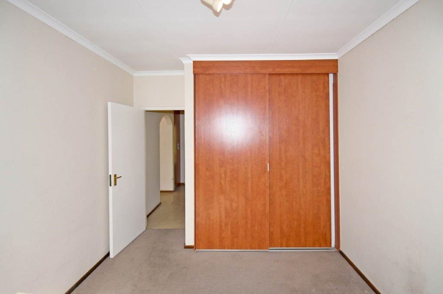 To Let 2 Bedroom Property for Rent in Craighall Park Gauteng