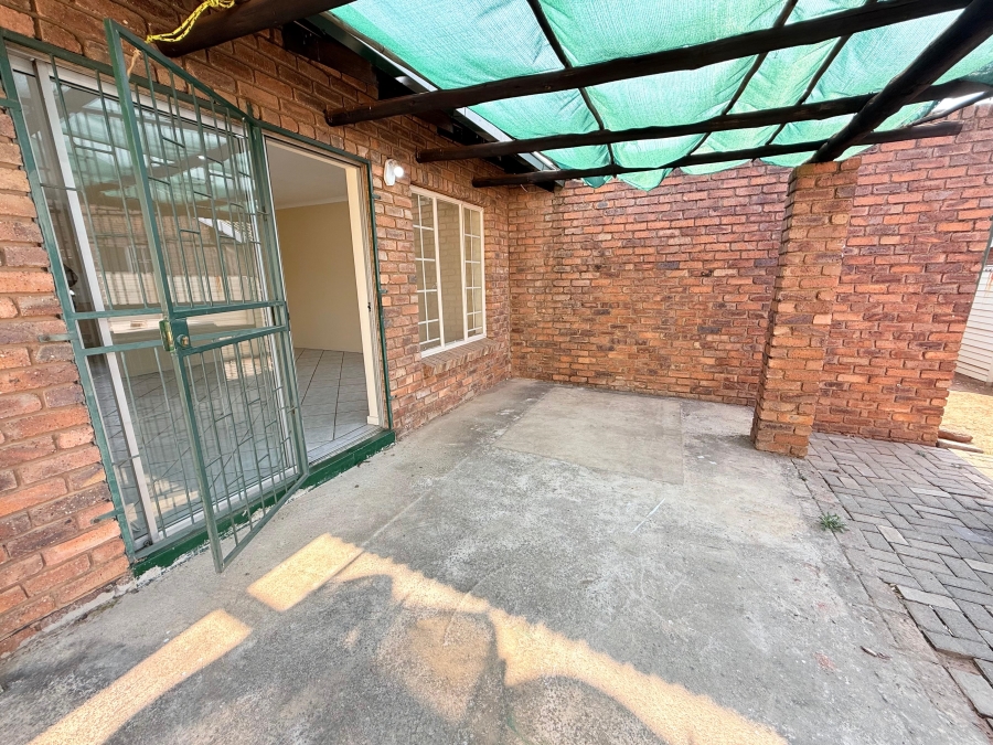 3 Bedroom Property for Sale in Elardus Park Gauteng
