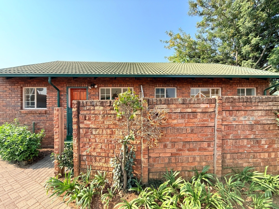 3 Bedroom Property for Sale in Elardus Park Gauteng