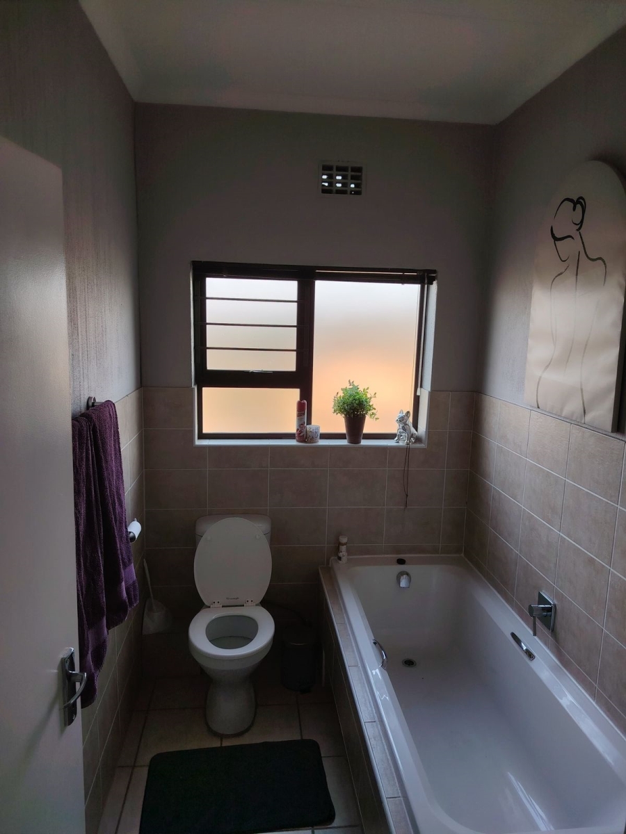 To Let 2 Bedroom Property for Rent in Bergbron Gauteng