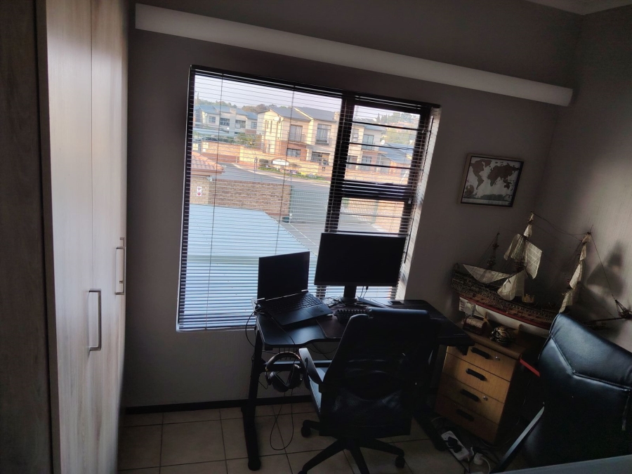 To Let 2 Bedroom Property for Rent in Bergbron Gauteng