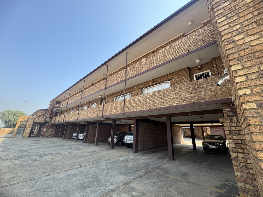 2 Bedroom Property for Sale in Lambton Gauteng