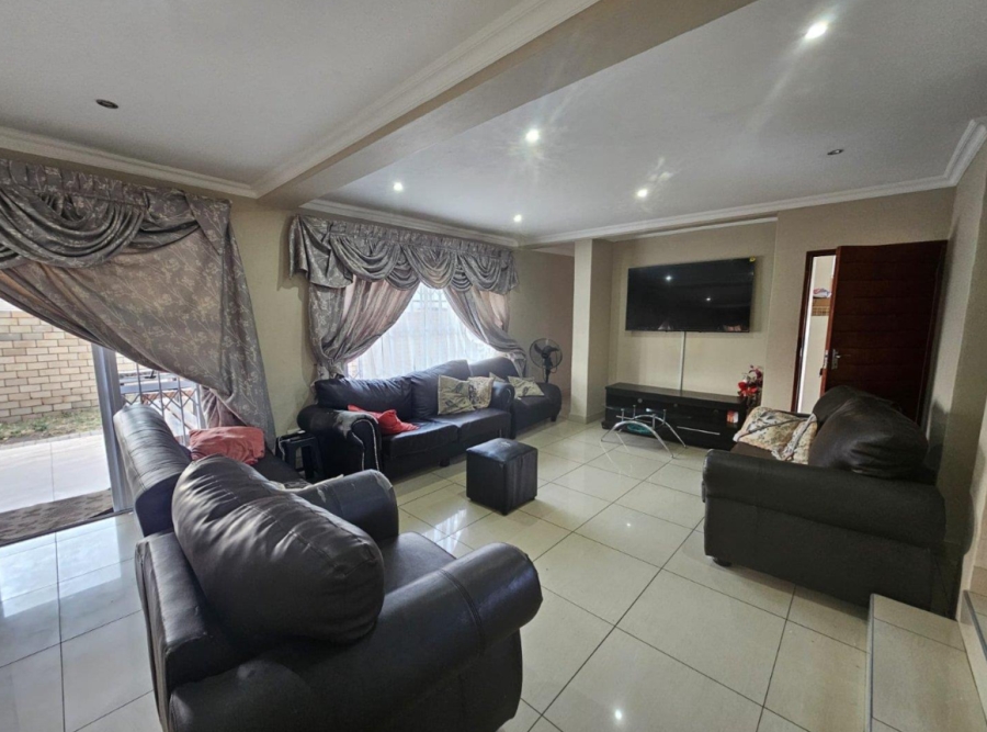 4 Bedroom Property for Sale in Riverspray Lifestyle Estate Gauteng