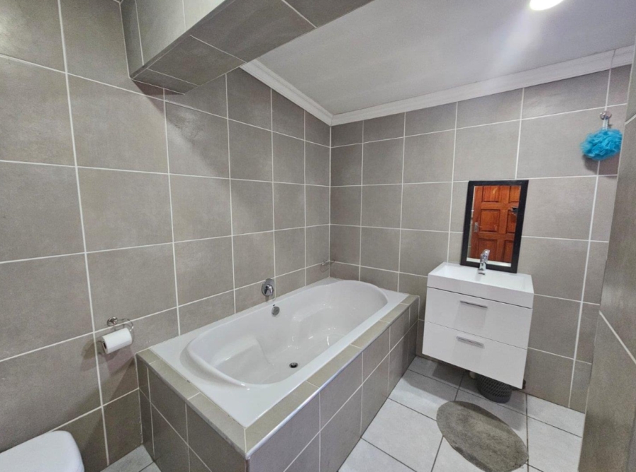 4 Bedroom Property for Sale in Riverspray Lifestyle Estate Gauteng