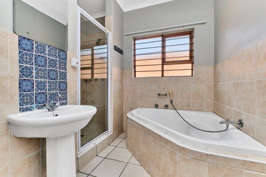 3 Bedroom Property for Sale in North Riding Gauteng