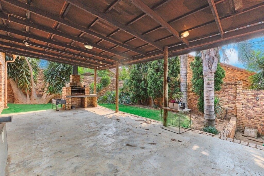 3 Bedroom Property for Sale in North Riding Gauteng