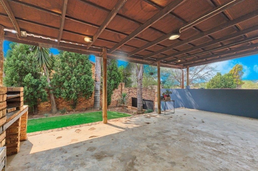 3 Bedroom Property for Sale in North Riding Gauteng