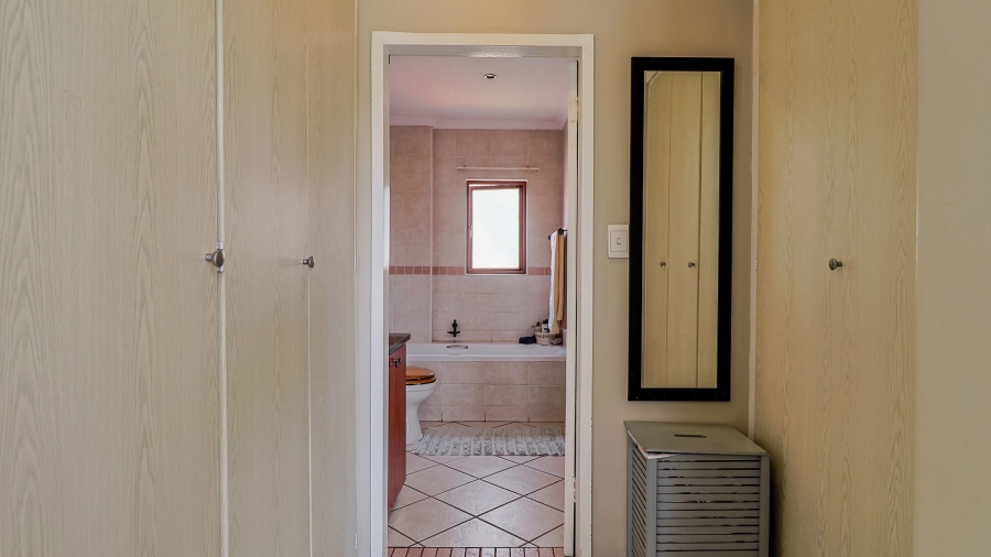 4 Bedroom Property for Sale in Rietvlei Heights Country Estate Gauteng