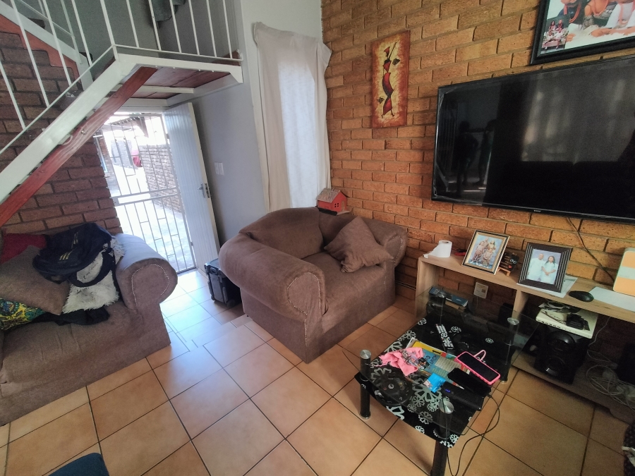 2 Bedroom Property for Sale in Pretoria North Gauteng