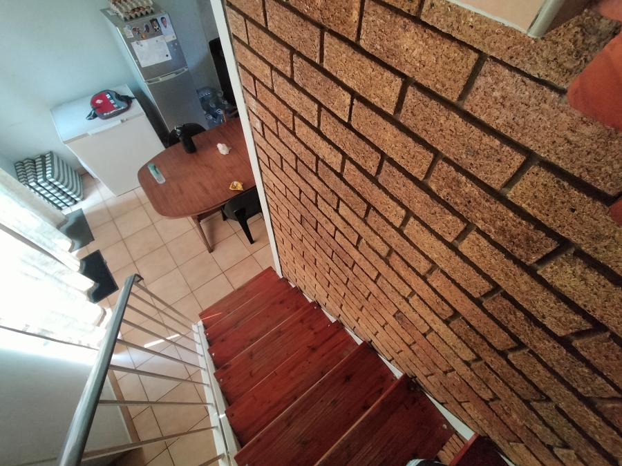 2 Bedroom Property for Sale in Pretoria North Gauteng