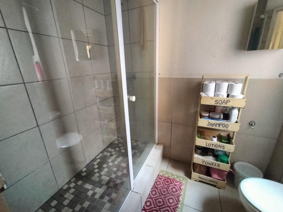 2 Bedroom Property for Sale in Pretoria North Gauteng