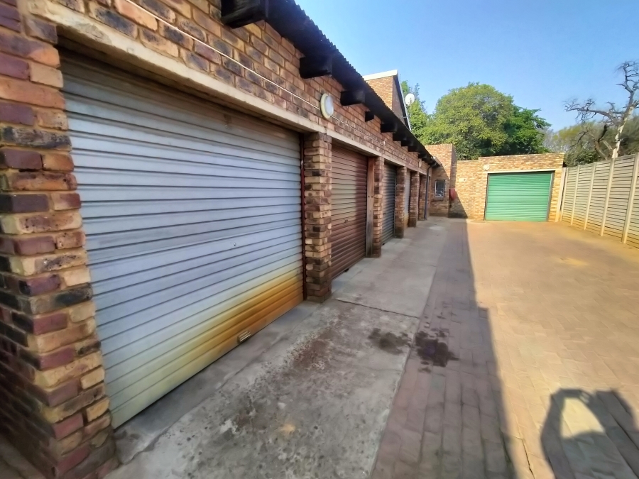 2 Bedroom Property for Sale in Pretoria North Gauteng