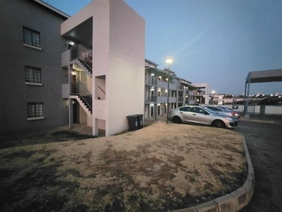 2 Bedroom Property for Sale in Noordwyk Gauteng
