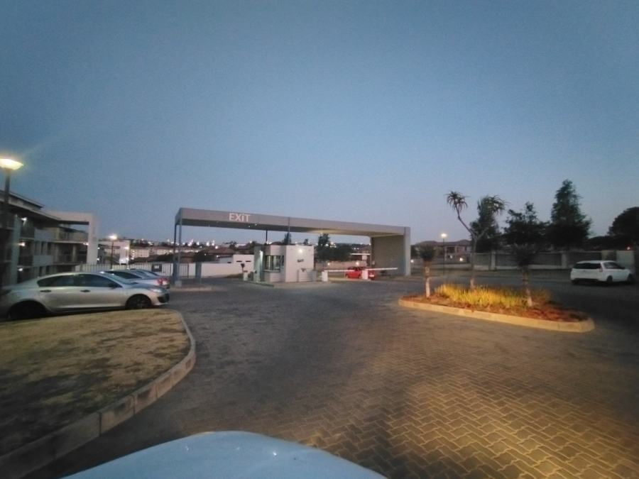 2 Bedroom Property for Sale in Noordwyk Gauteng