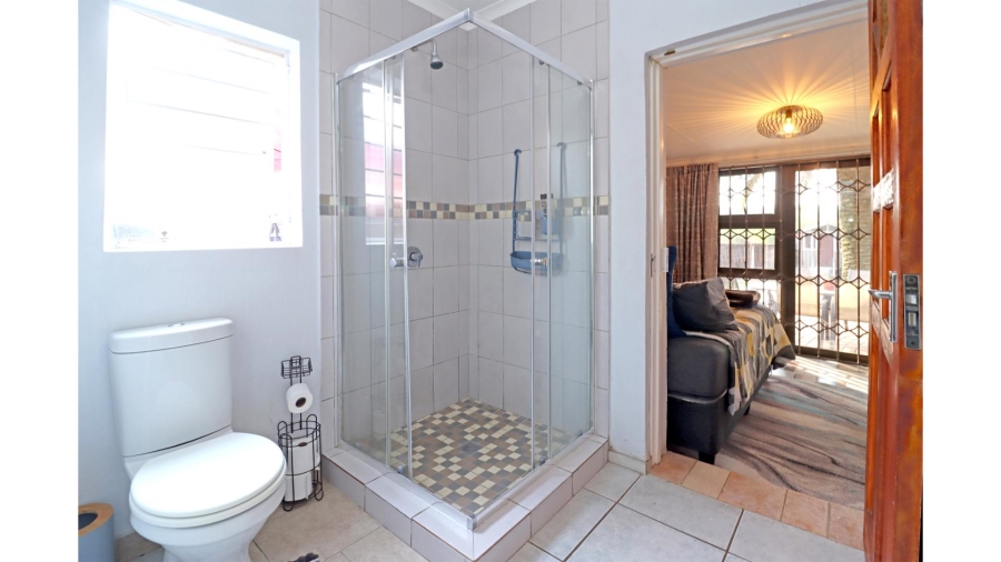 5 Bedroom Property for Sale in Vorna Valley Gauteng