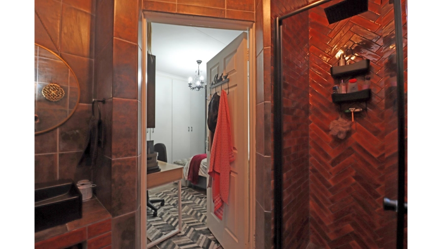 5 Bedroom Property for Sale in Vorna Valley Gauteng