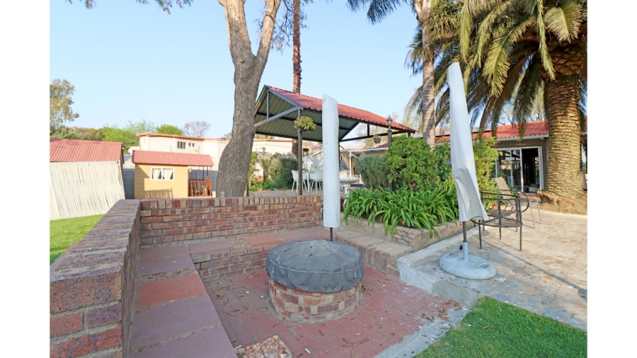 5 Bedroom Property for Sale in Vorna Valley Gauteng