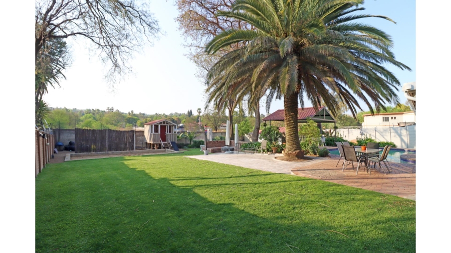 5 Bedroom Property for Sale in Vorna Valley Gauteng
