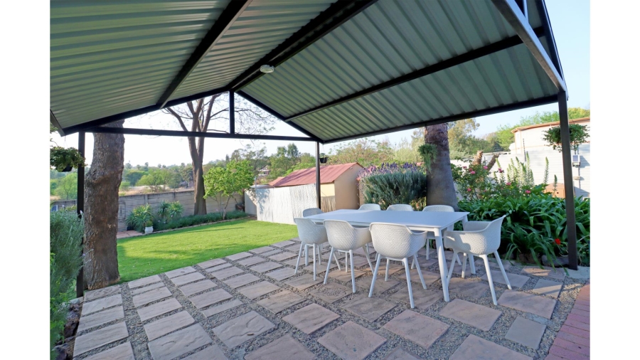5 Bedroom Property for Sale in Vorna Valley Gauteng
