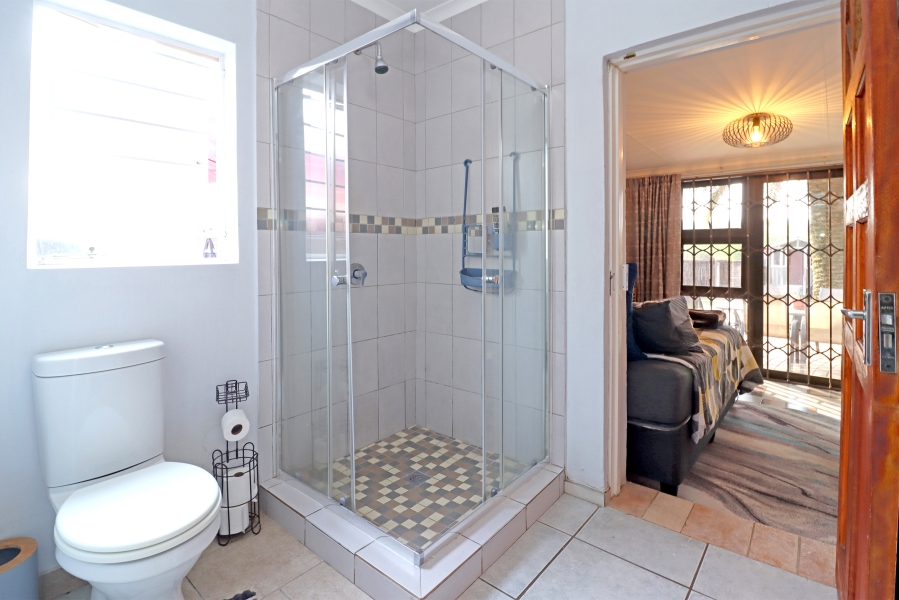 5 Bedroom Property for Sale in Vorna Valley Gauteng